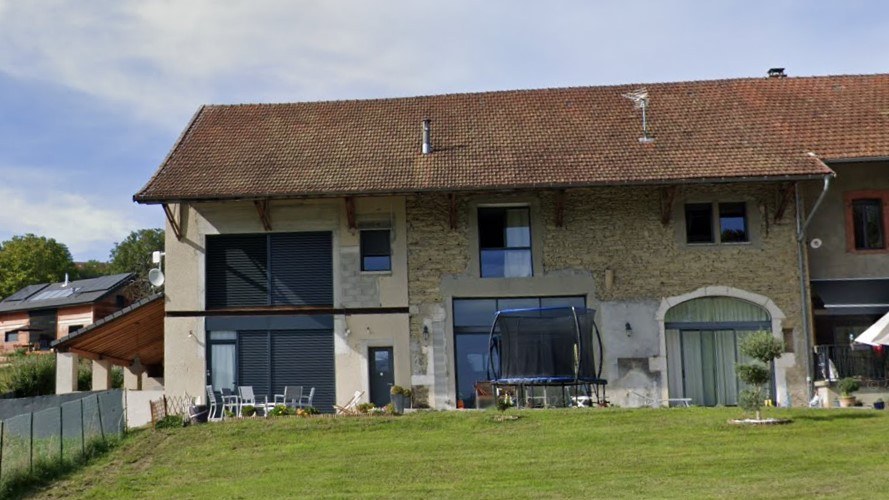Corps de ferme réhabilité en appartement